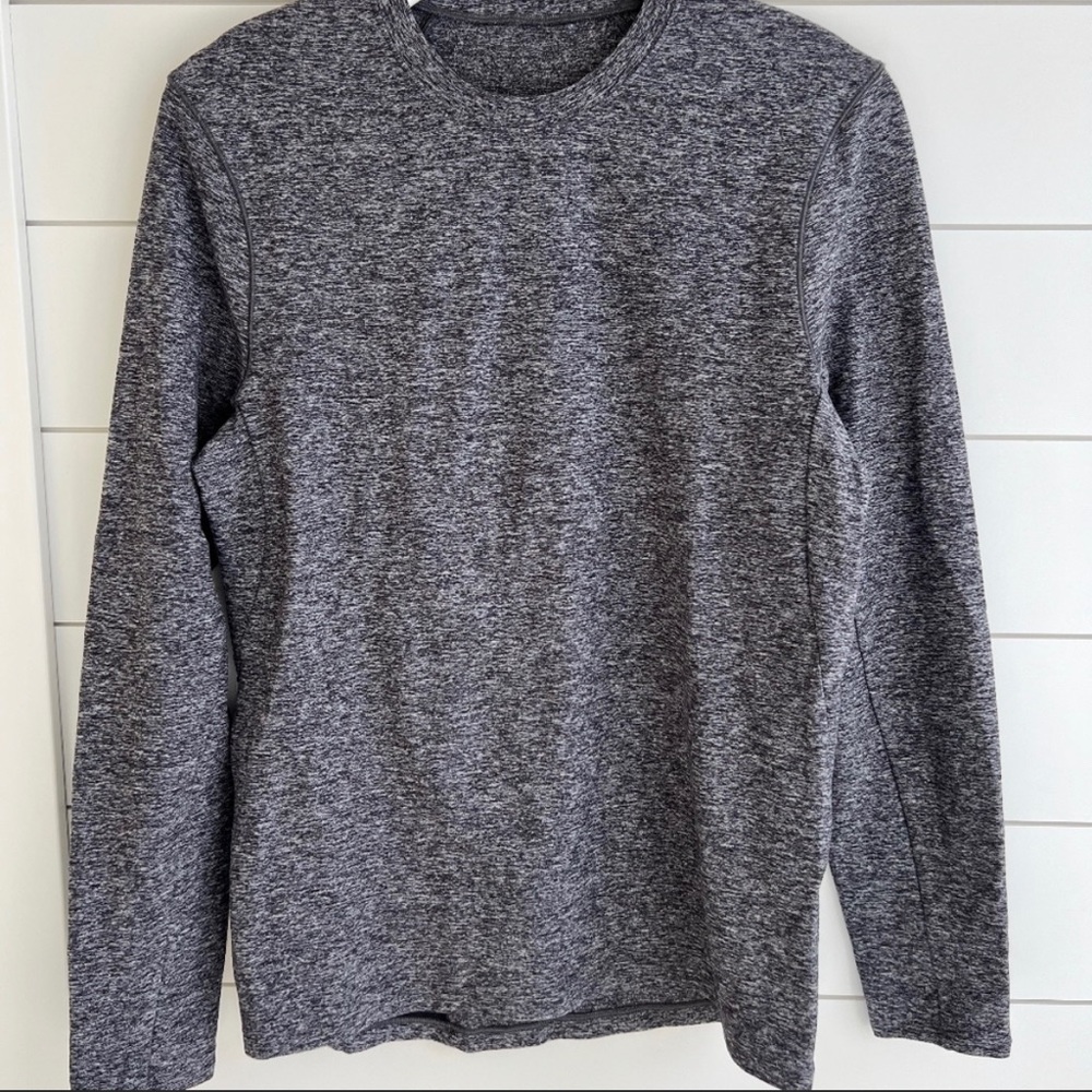 Men’s Lululemon Grey Charcoal Stretch Long Sleeve Size XS w/ side zip pocket